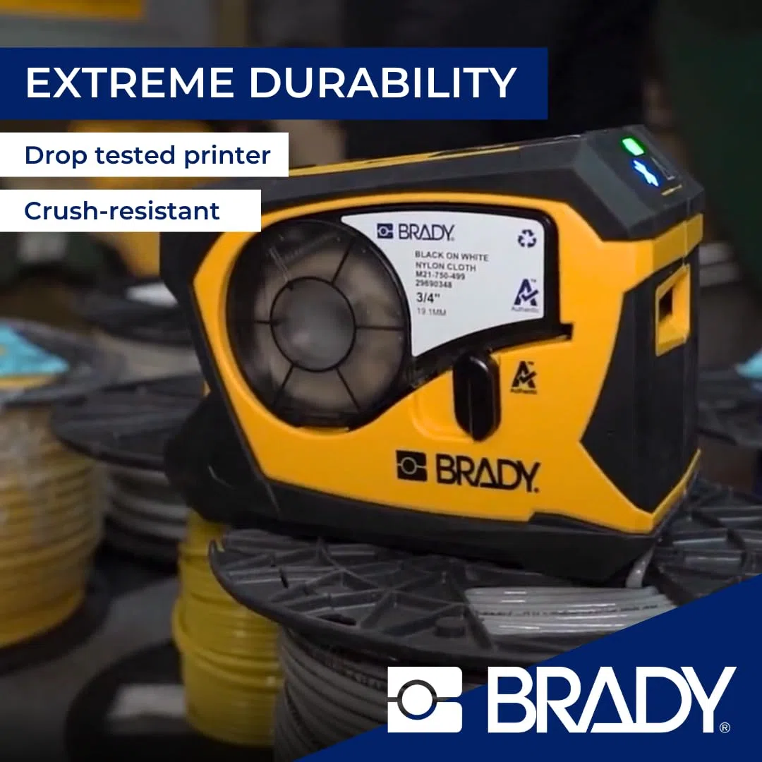 Brady Stampante per etichette M211-KIT-EU-UK-US - Set completo portatile con M211, cartuccia M21-750-499, custodia rigida, clip per cintura, cavo EU/UK/US e alimentazione